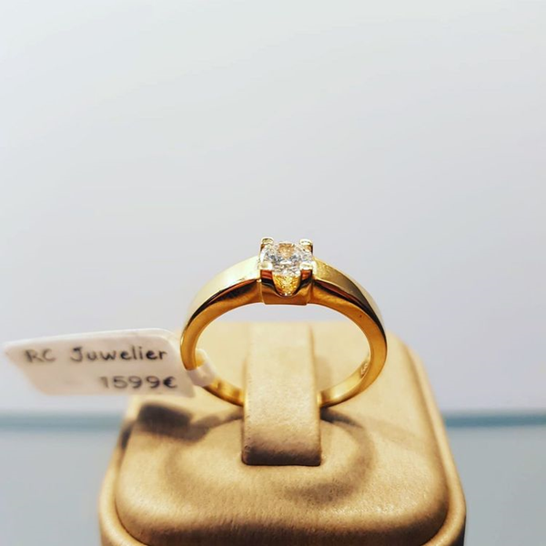 Diamantring aus 585er Gold mit Diamant 0,40 ct